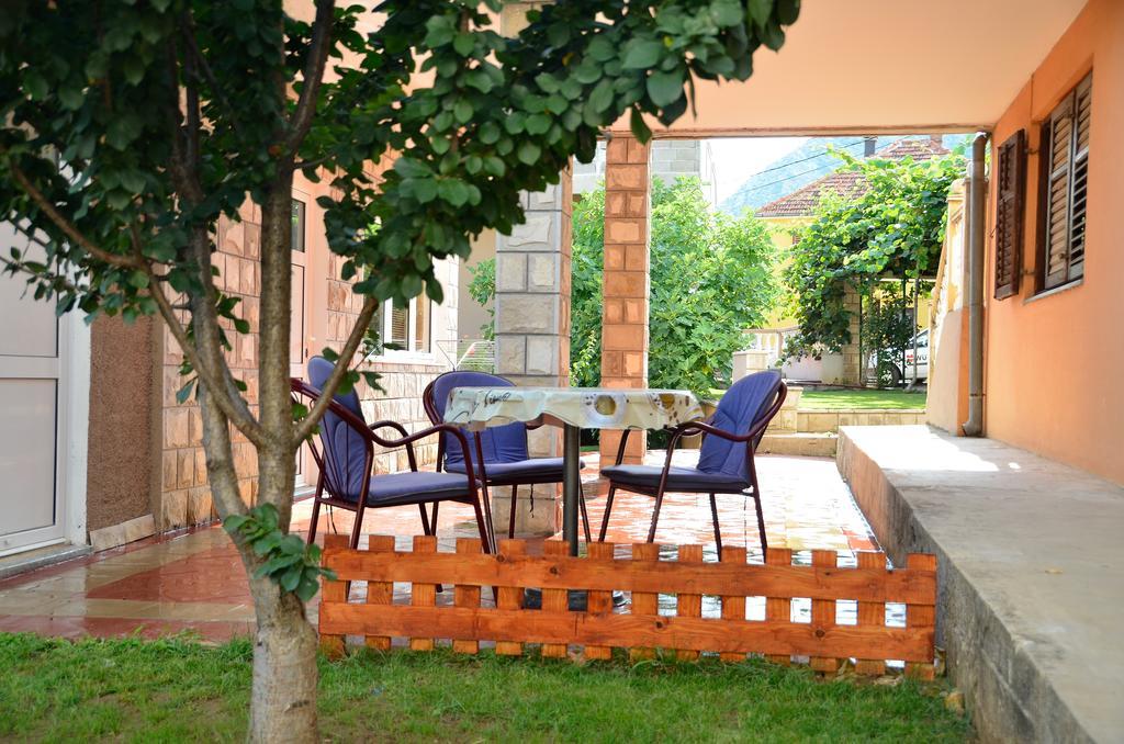 Apartments Leo Τρέμπινιε Δωμάτιο φωτογραφία