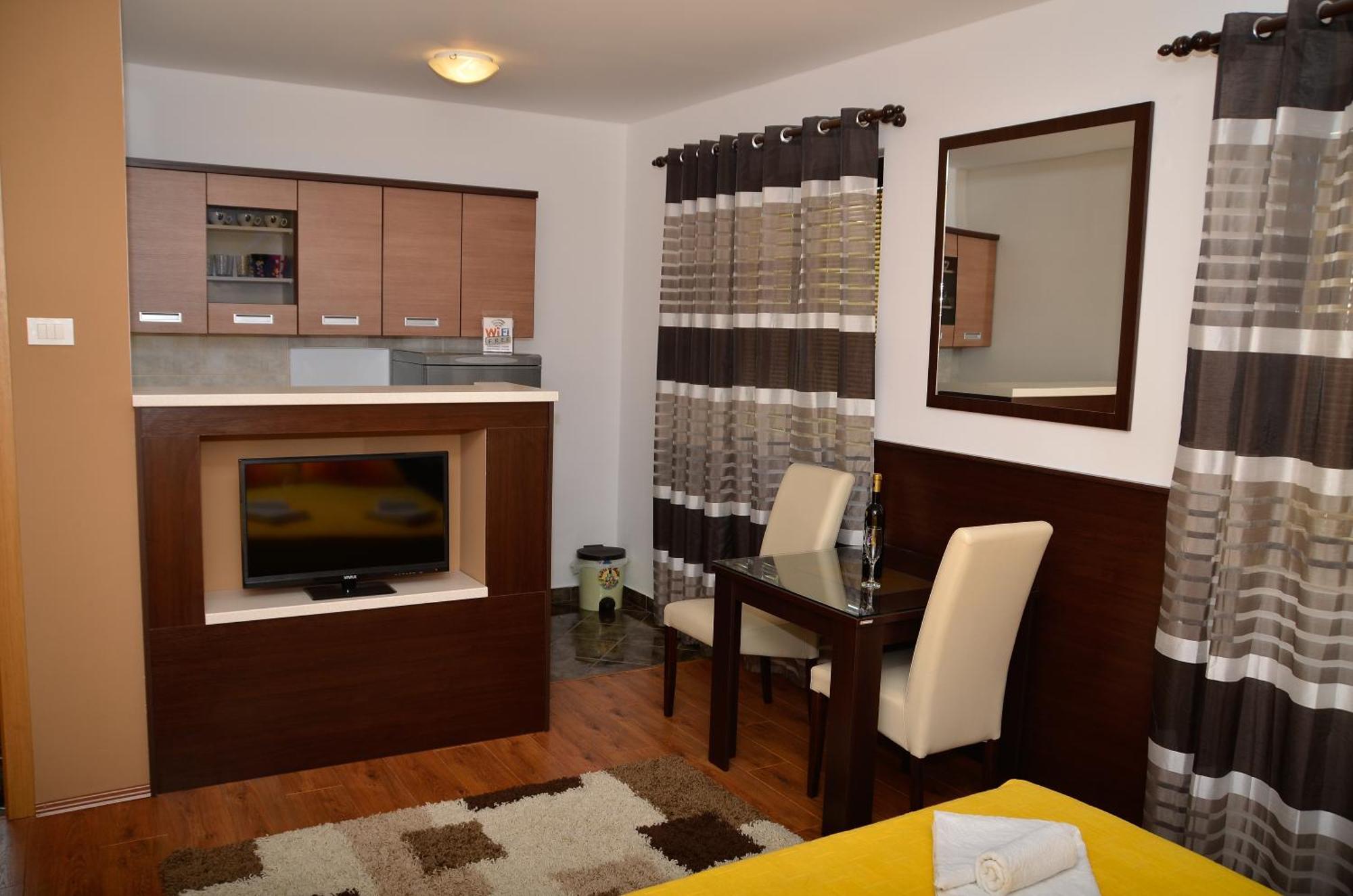 Apartments Leo Τρέμπινιε Δωμάτιο φωτογραφία