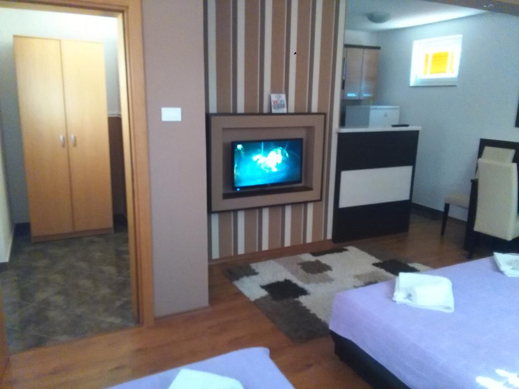 Apartments Leo Τρέμπινιε Εξωτερικό φωτογραφία