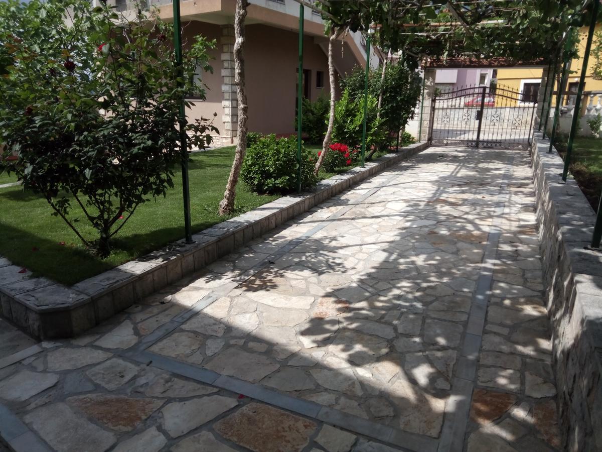 Apartments Leo Τρέμπινιε Εξωτερικό φωτογραφία